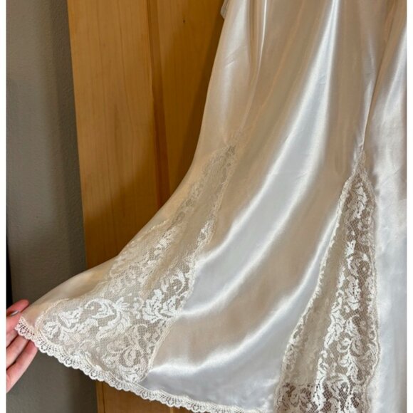 Vintage Victoria Secret Nightgown - Picture 2 of 4